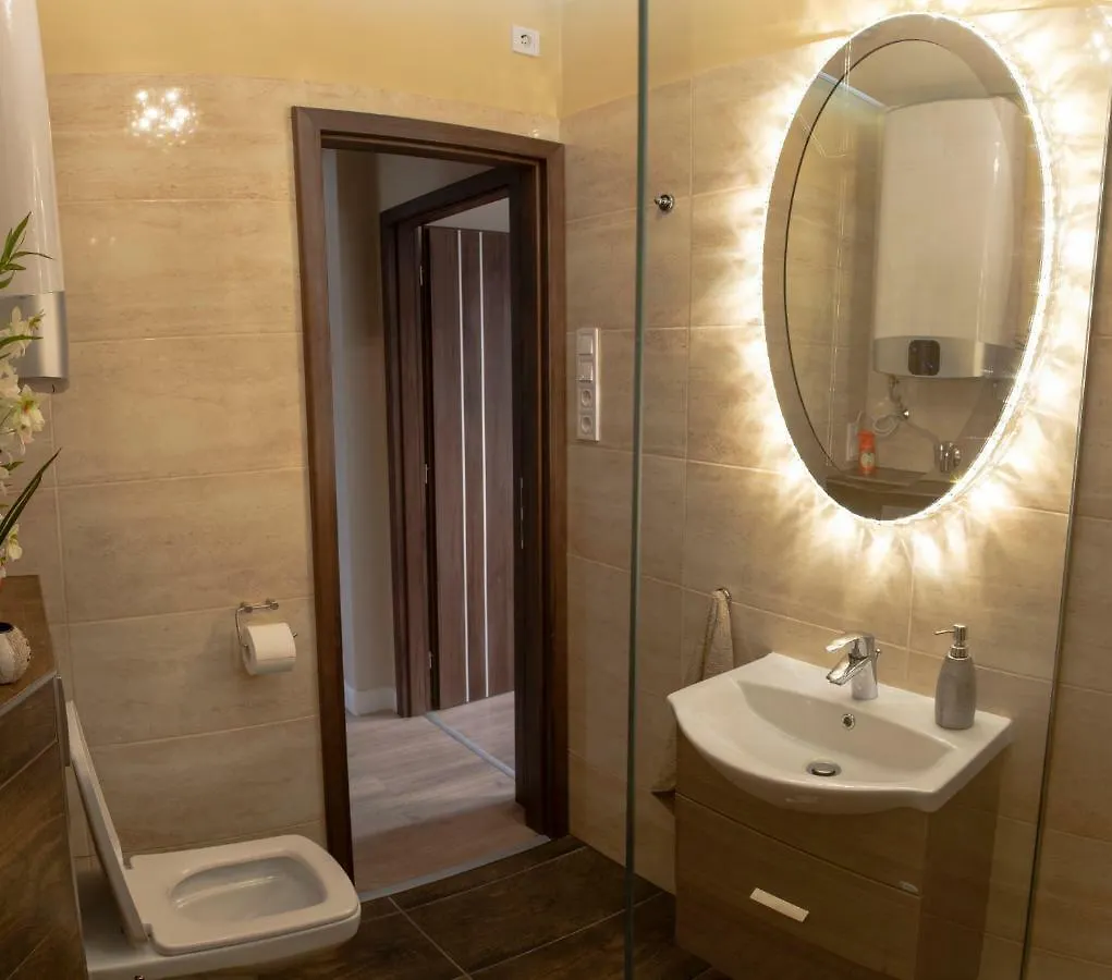 Glamour Apartman Apartment Eger