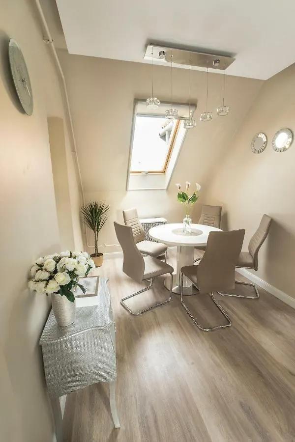 Glamour Apartman Apartment Eger